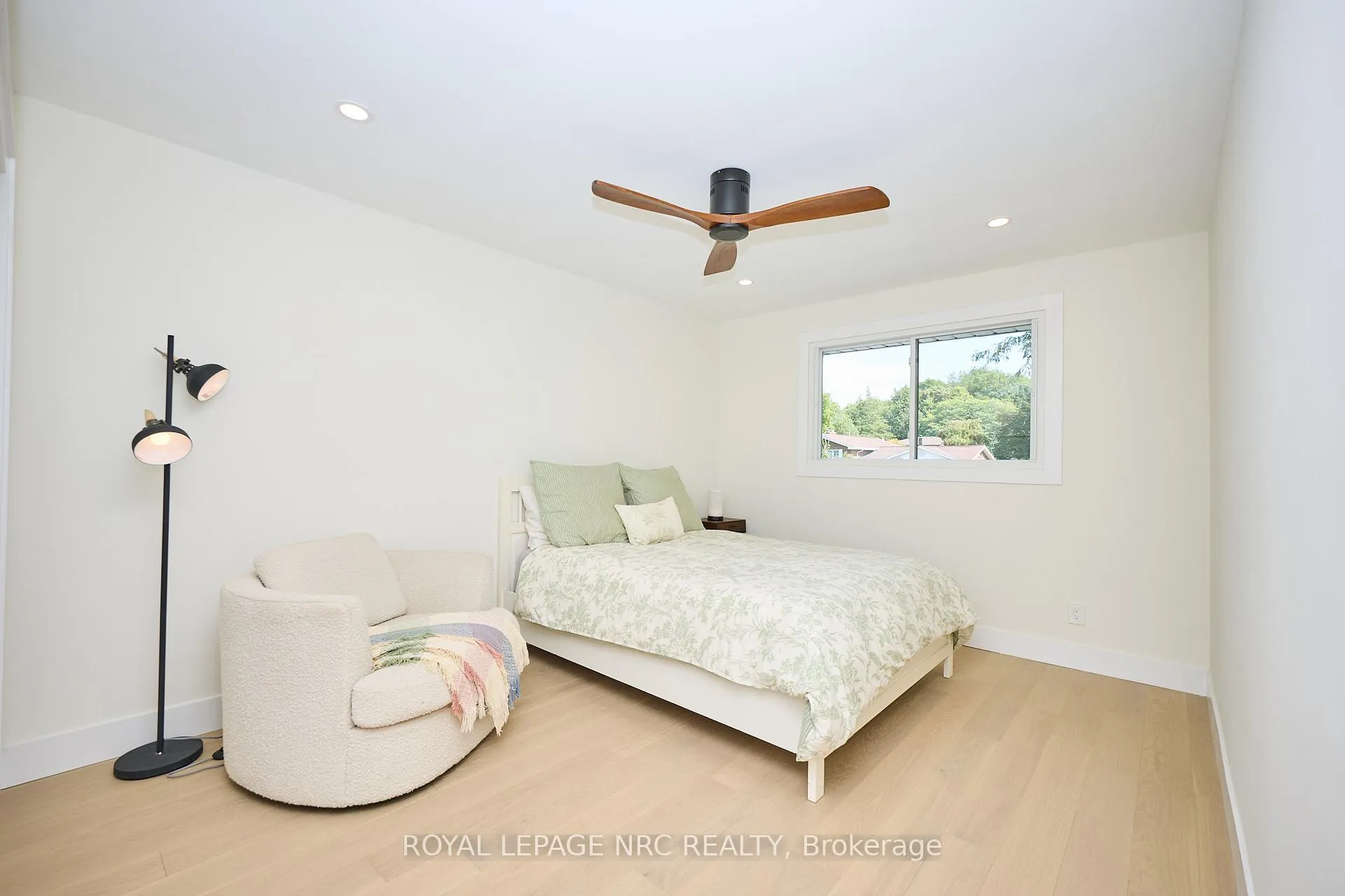Photo 34 of 10 Willowdale Court, Pelham, Fonthill — HOMEH