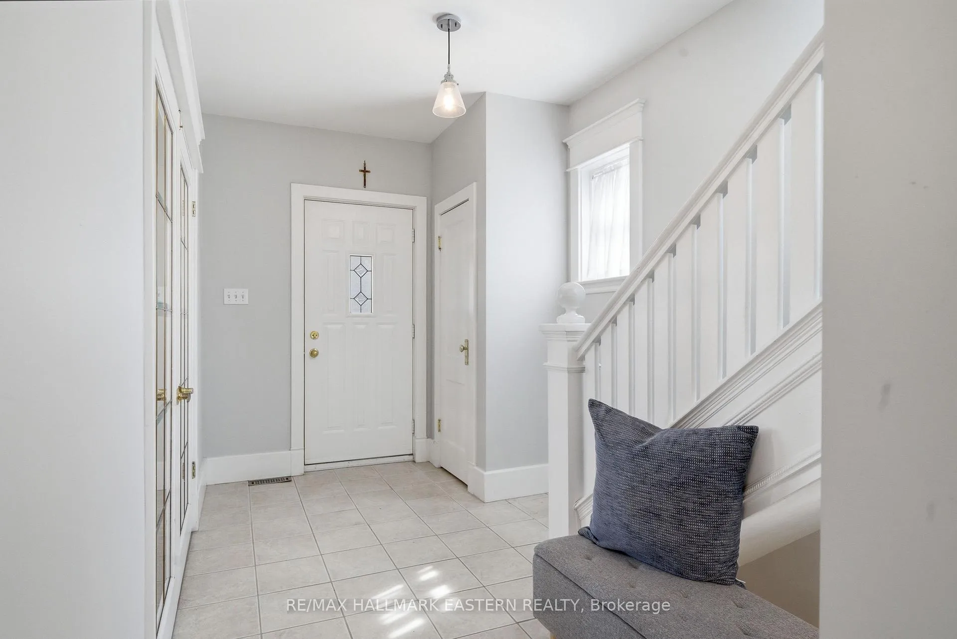 Photo 8 of 556 Douglas Avenue, Peterborough, Town Ward 3 — HOMEH
