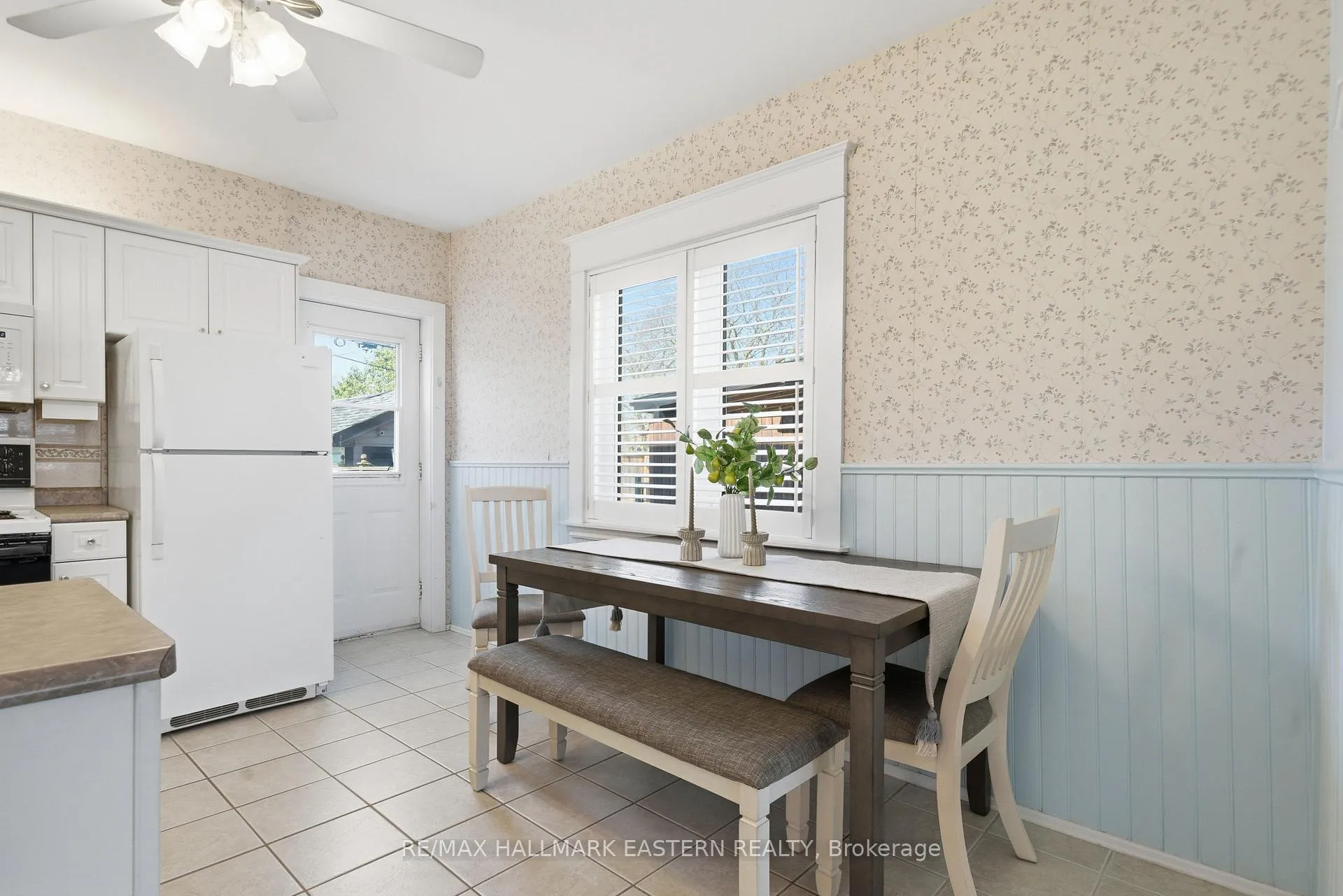 Photo 15 of 556 Douglas Avenue, Peterborough, Town Ward 3 — HOMEH