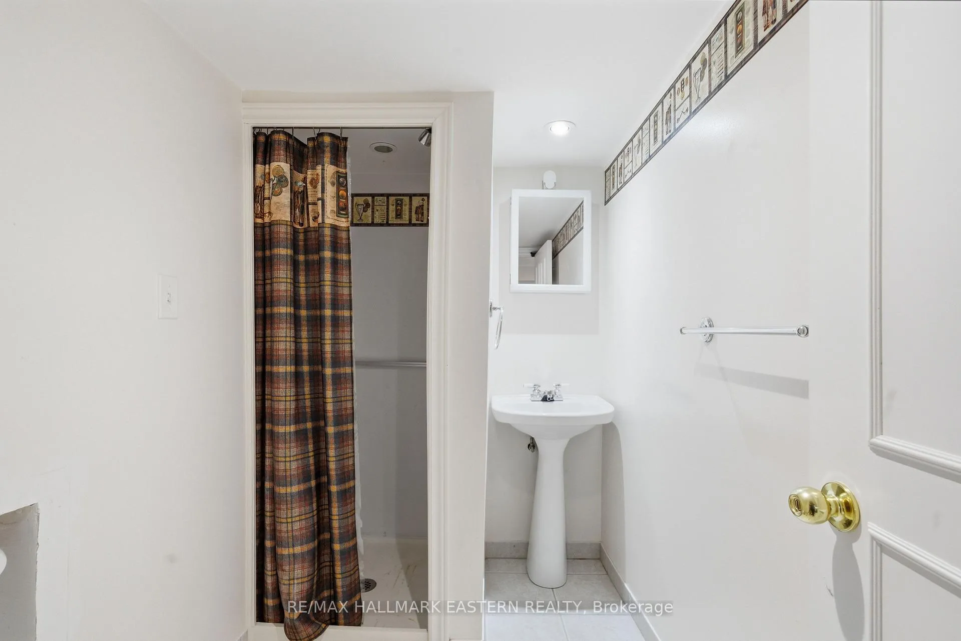 Photo 35 of 556 Douglas Avenue, Peterborough, Town Ward 3 — HOMEH