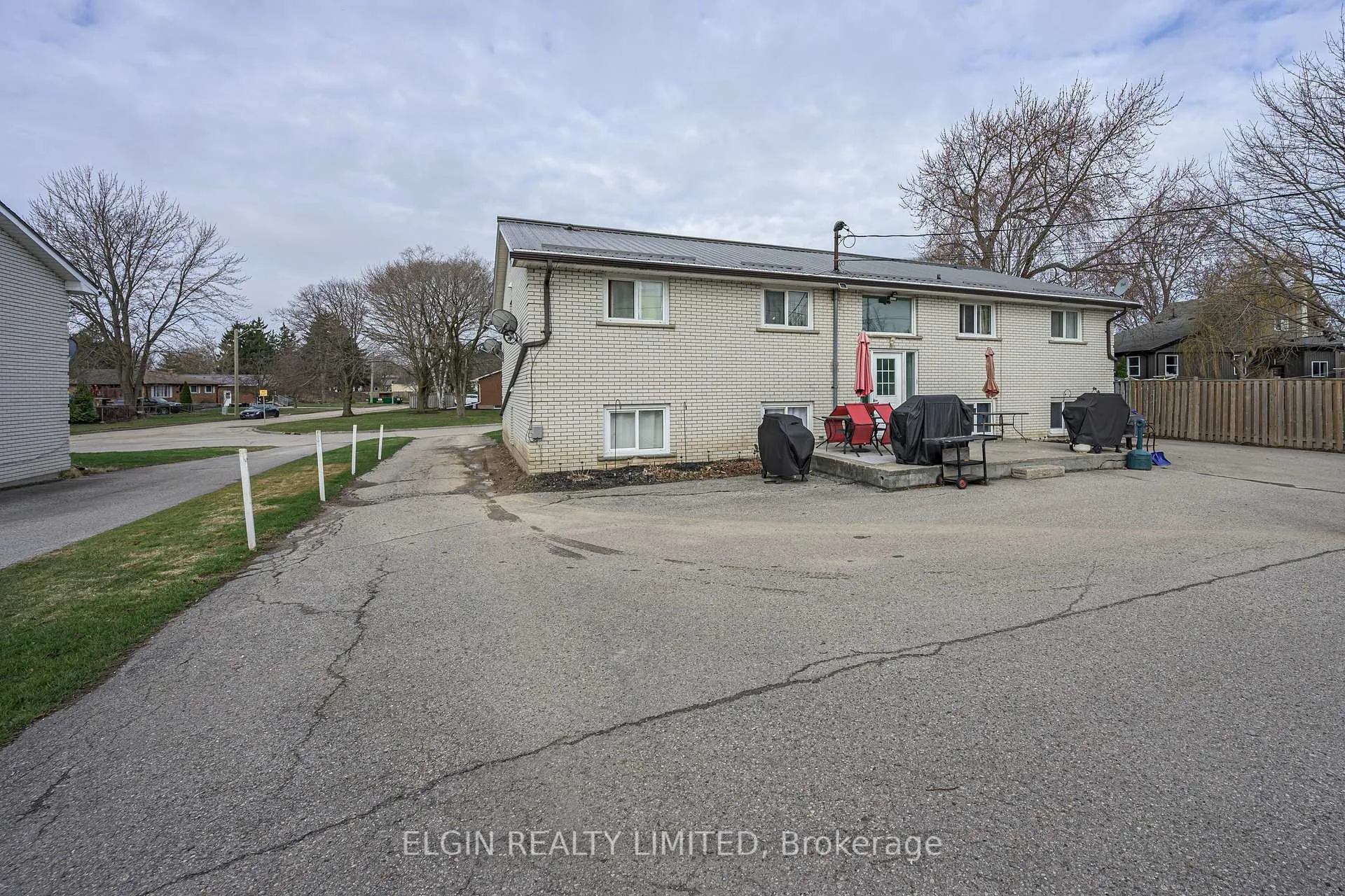 Photo 6 of 79 Joyce Street, St. Thomas — HOMEH