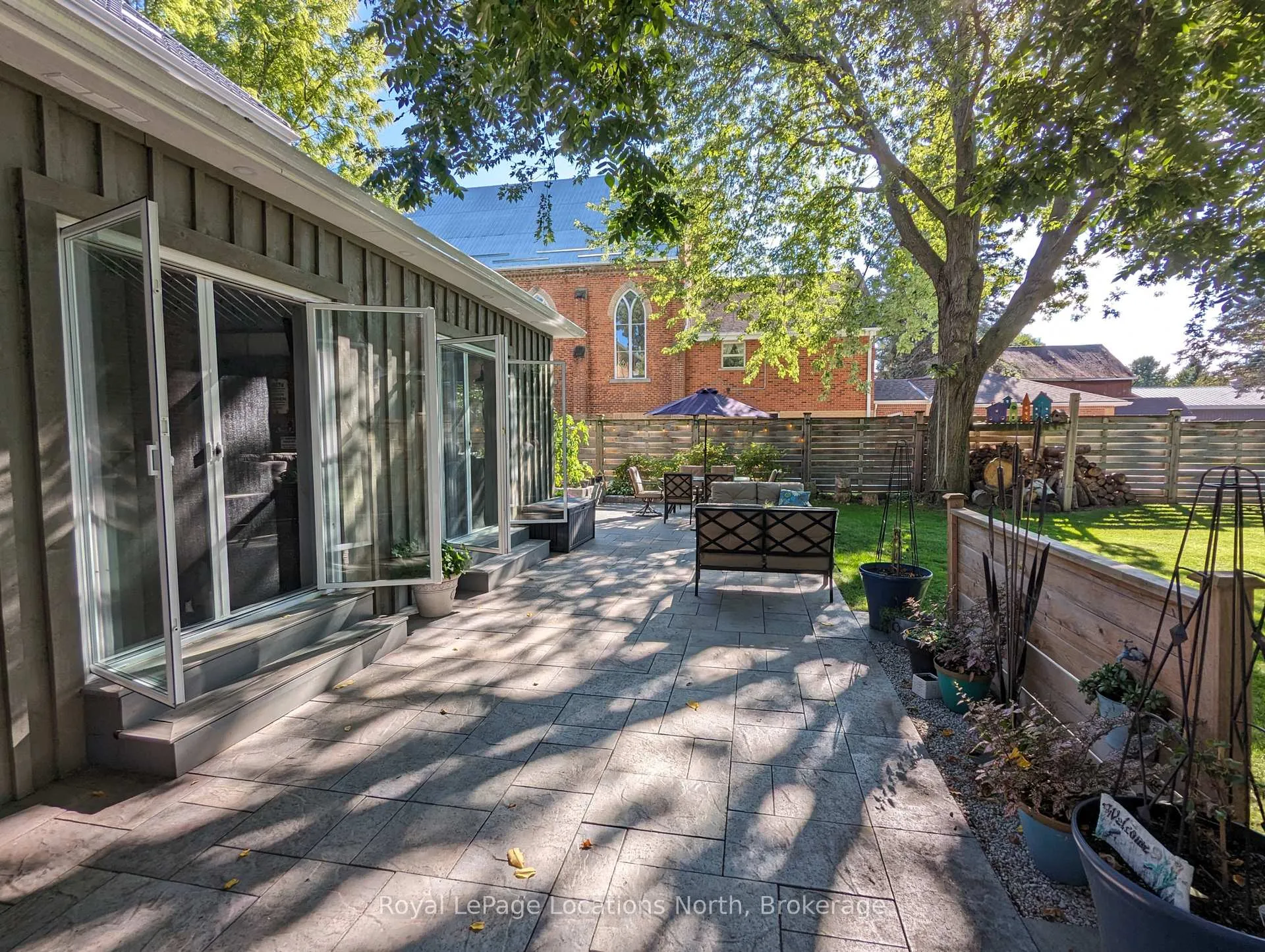 Photo of 138 Bruce Street S