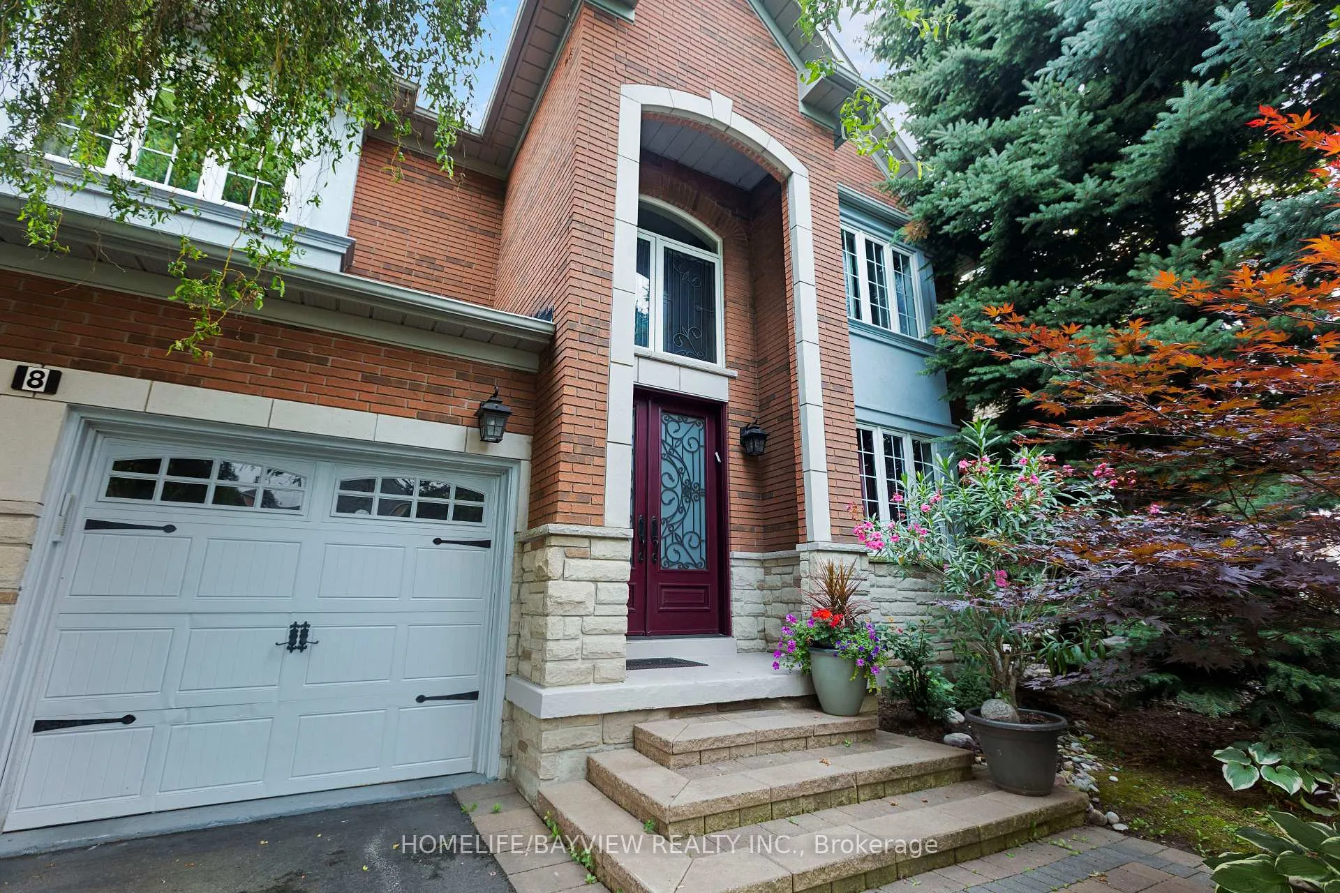 Photo 2 of 8 Pico Crescent, Vaughan, Beverley Glen — HOMEH