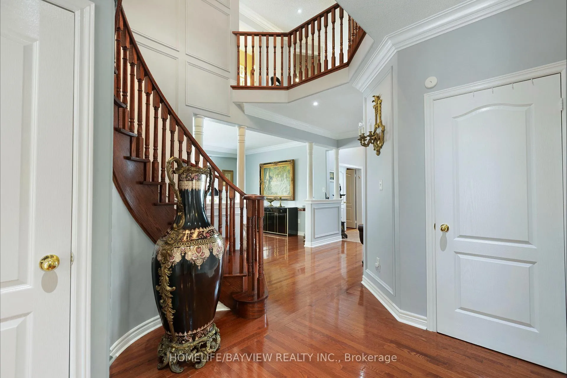 Photo 4 of 8 Pico Crescent, Vaughan, Beverley Glen — HOMEH
