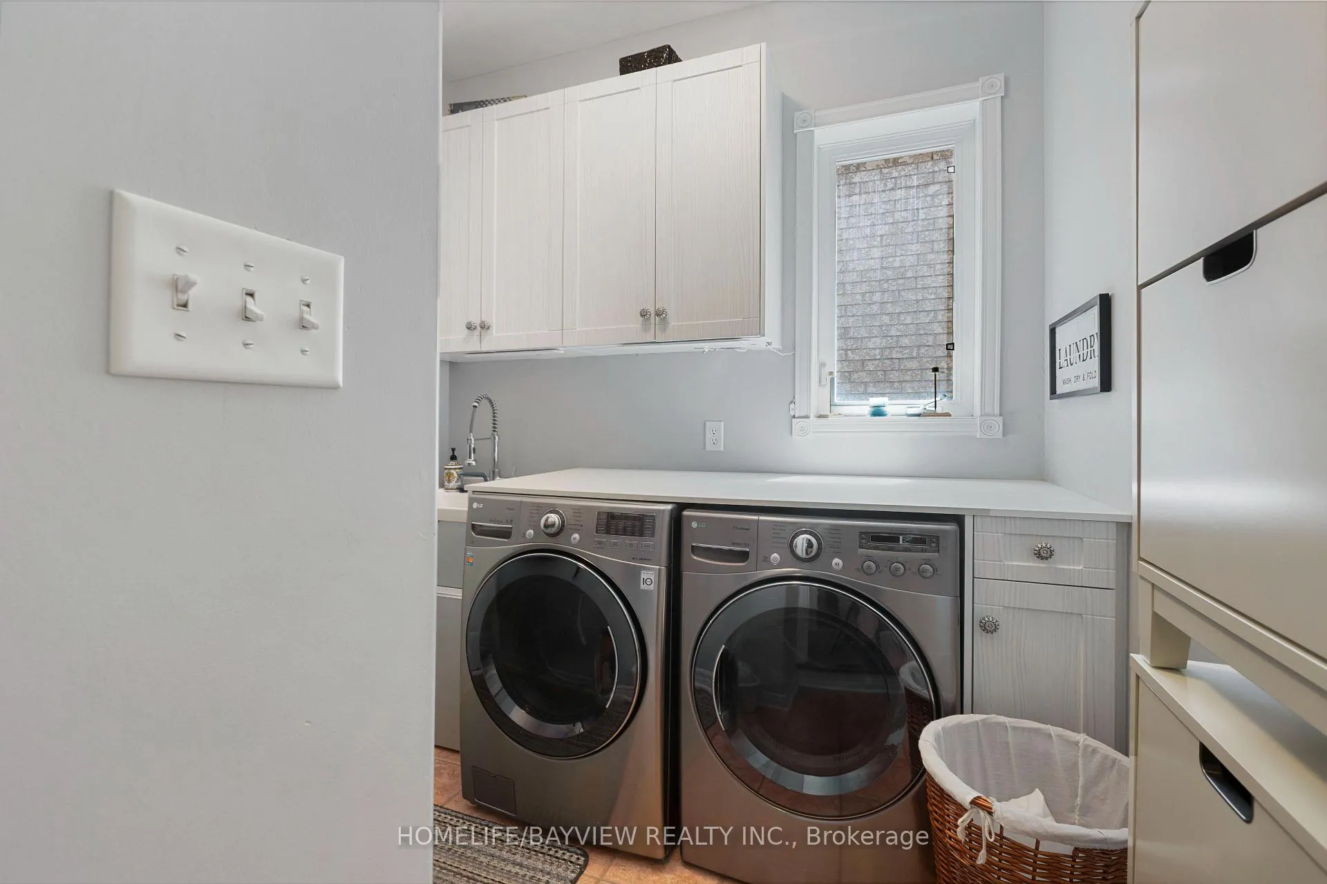 Photo 9 of 8 Pico Crescent, Vaughan, Beverley Glen — HOMEH