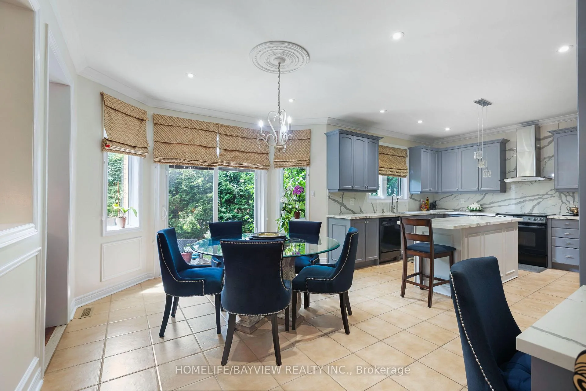 Photo 11 of 8 Pico Crescent, Vaughan, Beverley Glen — HOMEH