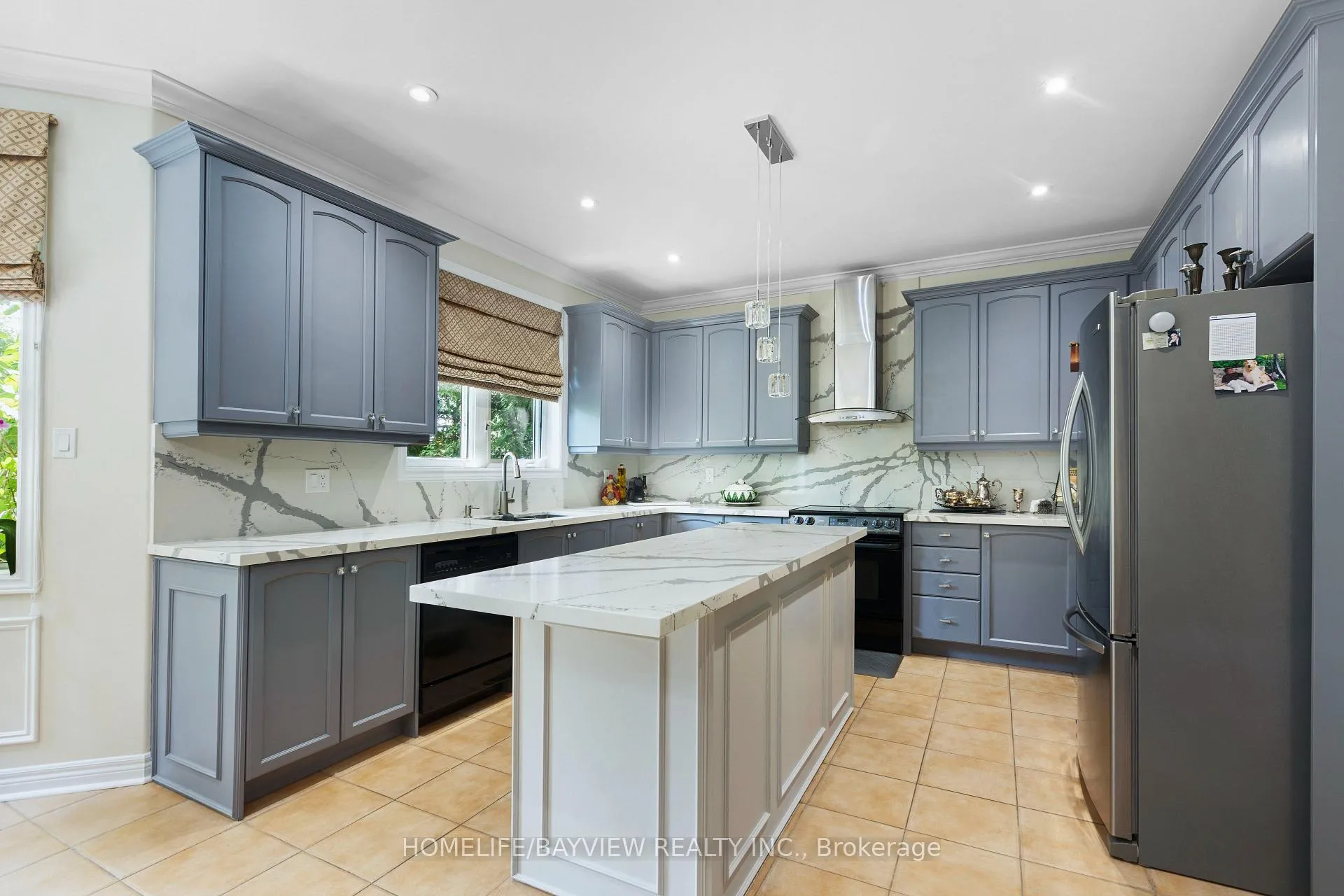 Photo 12 of 8 Pico Crescent, Vaughan, Beverley Glen — HOMEH