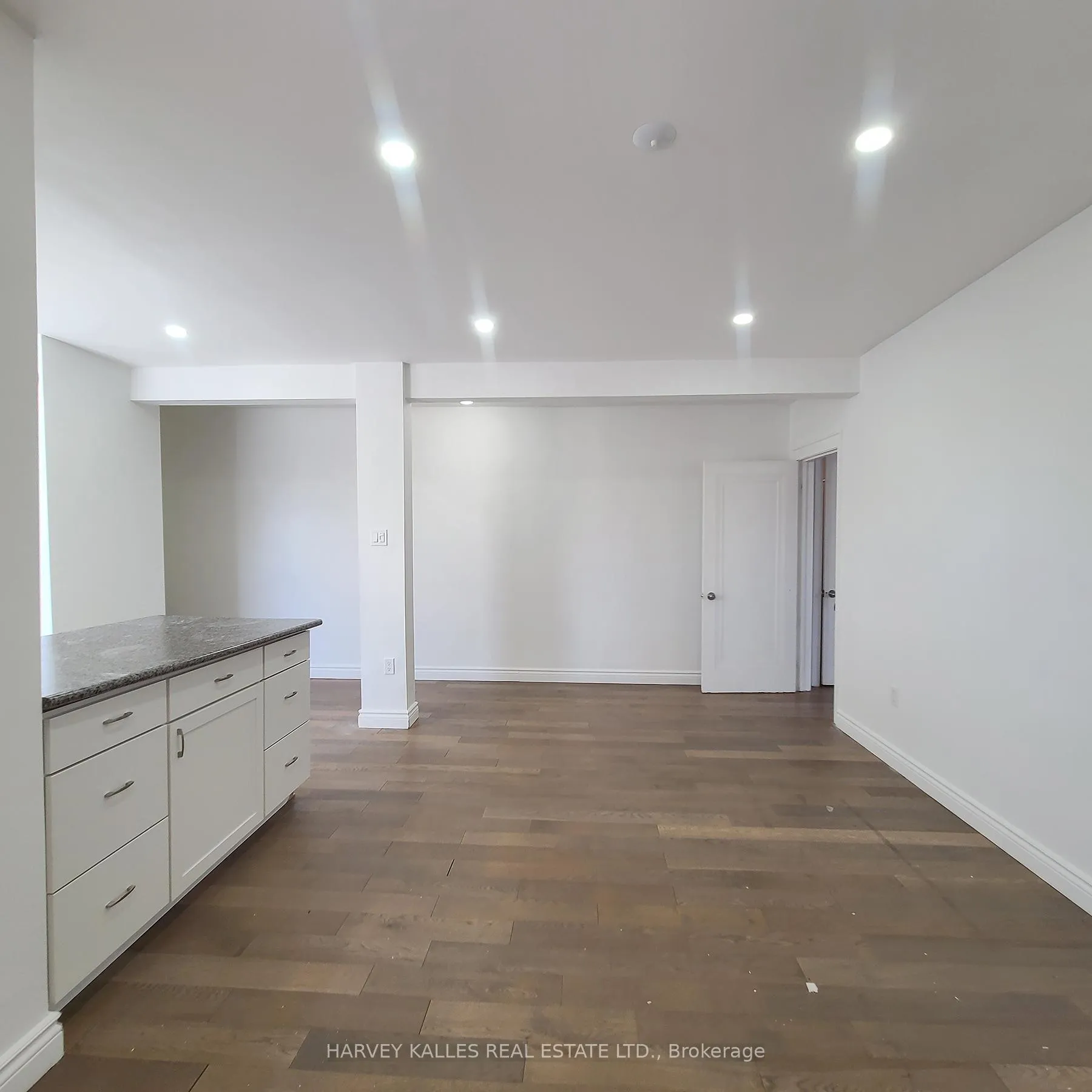 Photo 3 of Unit 6, 1 Brookdale Avenue, Toronto, Lawrence Park North — HOMEH