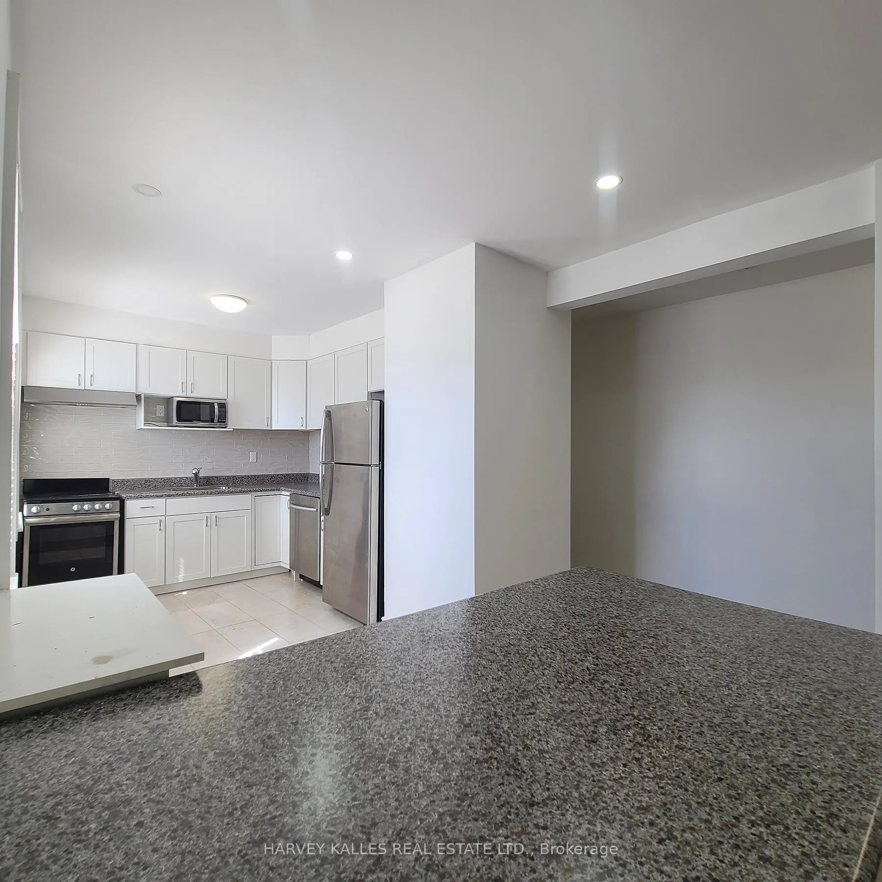 Photo 6 of Unit 6, 1 Brookdale Avenue, Toronto, Lawrence Park North — HOMEH