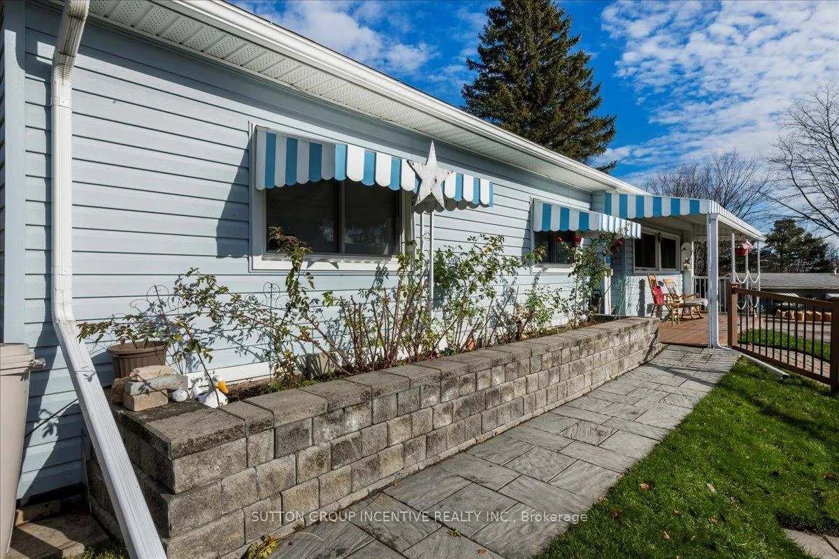 Photo 3 of 2 Mimosa Crescent, Innisfil, Rural Innisfil — HOMEH