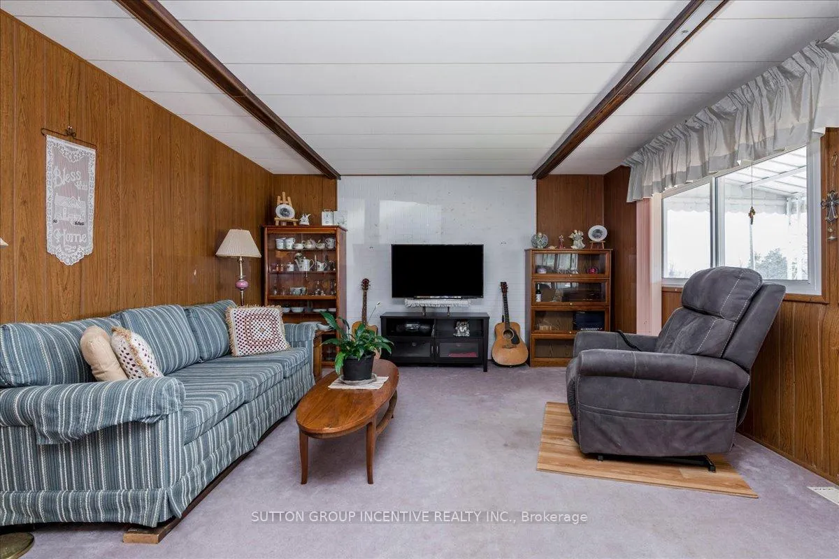 Photo 5 of 2 Mimosa Crescent, Innisfil, Rural Innisfil — HOMEH