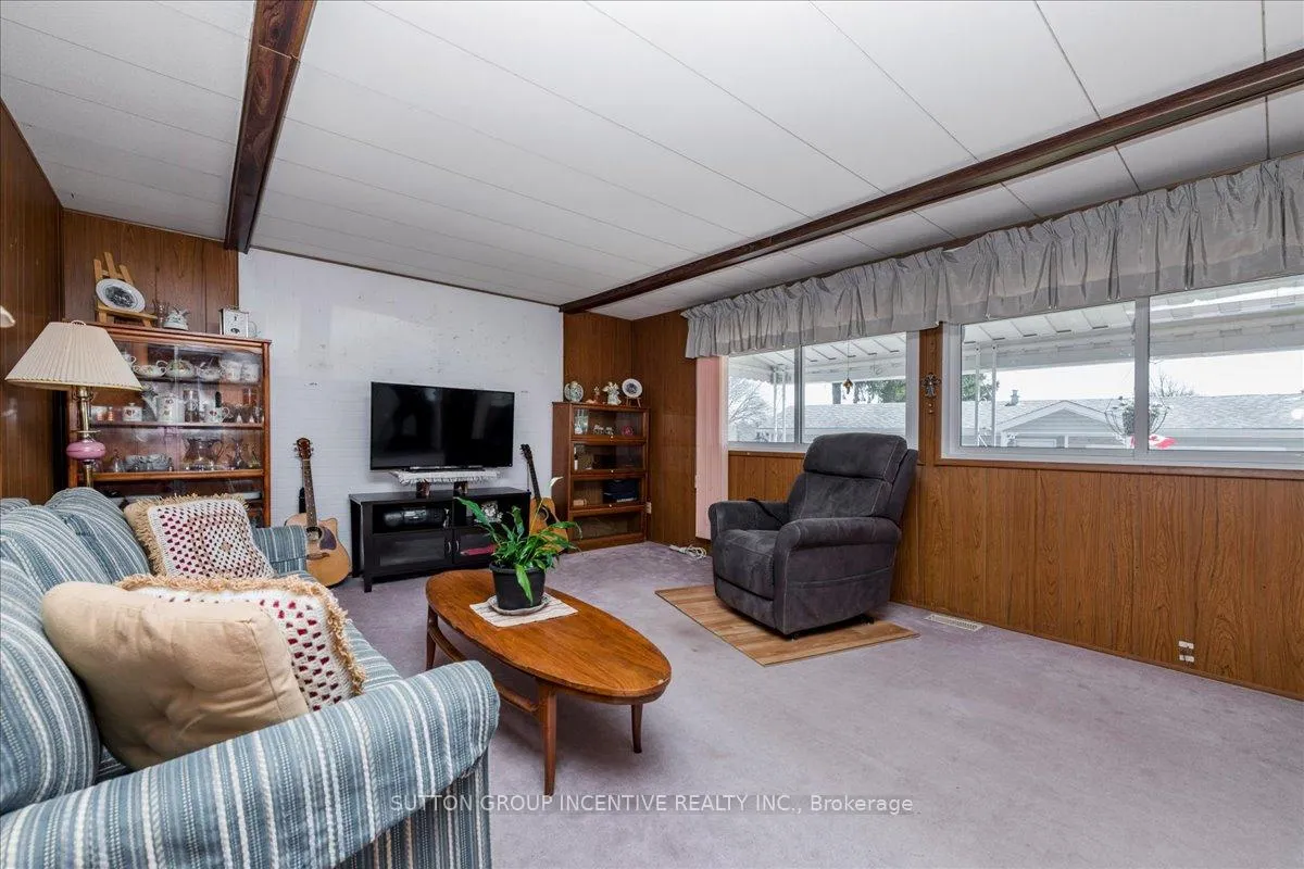 Photo 6 of 2 Mimosa Crescent, Innisfil, Rural Innisfil — HOMEH