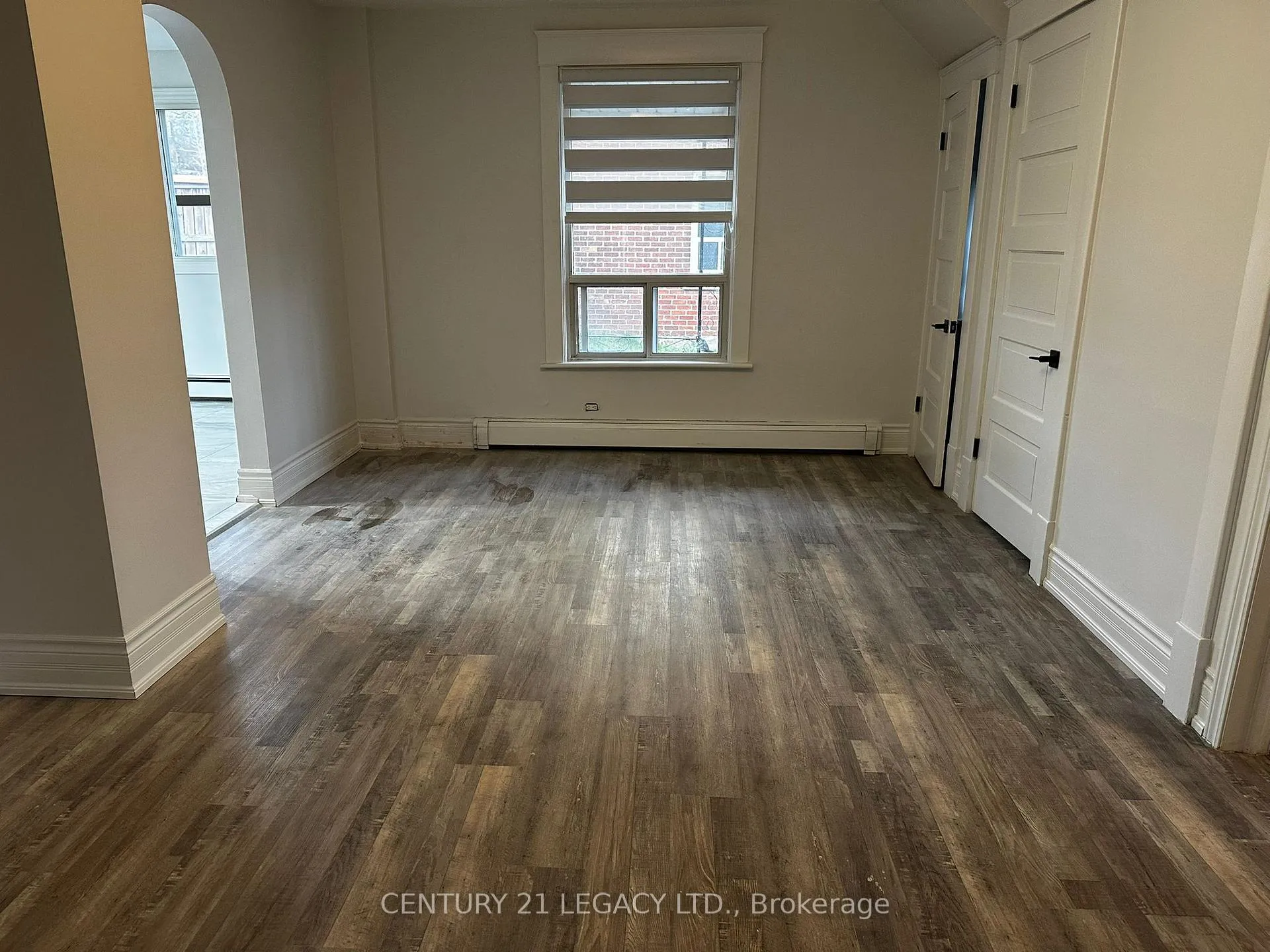 Photo 4 of 6251 Ker Street E, Niagara Falls, Dorchester — HOMEH