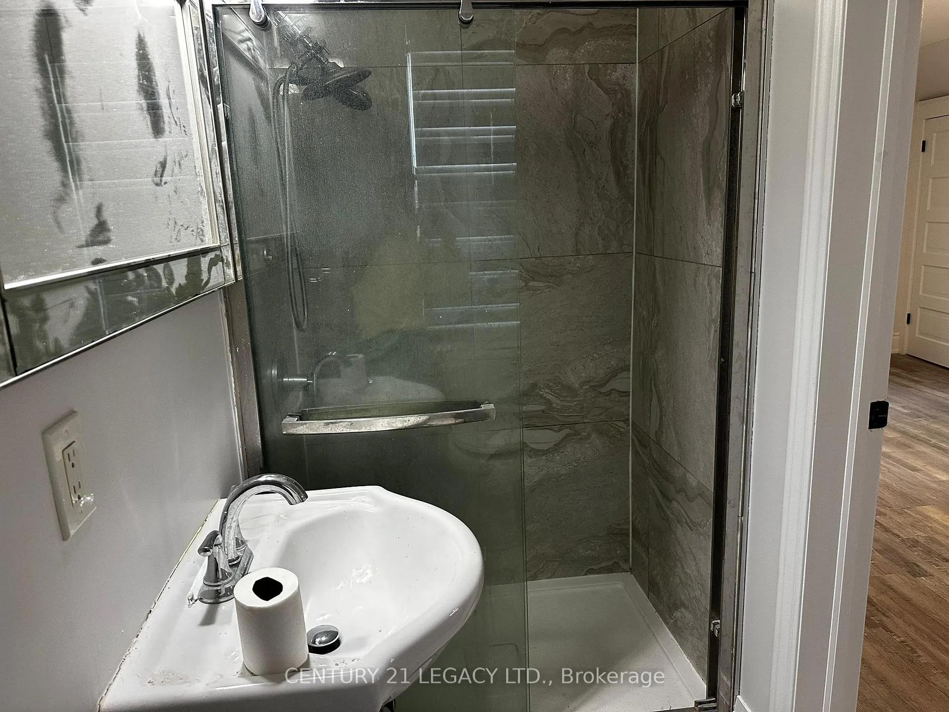 Photo 7 of 6251 Ker Street E, Niagara Falls, Dorchester — HOMEH