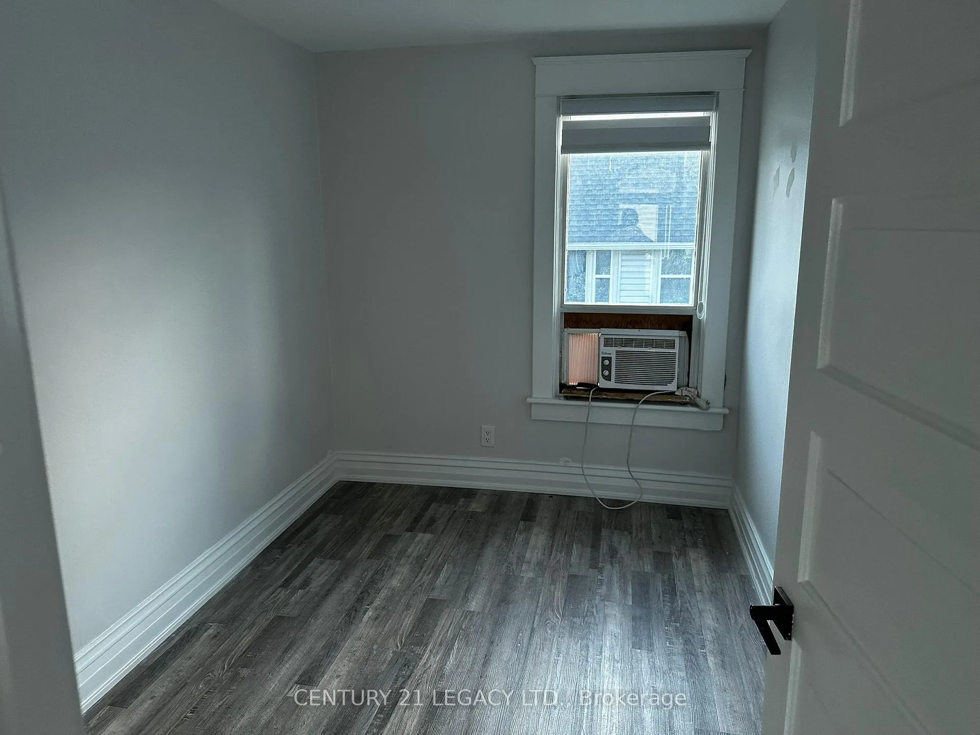 Photo 12 of 6251 Ker Street E, Niagara Falls, Dorchester — HOMEH