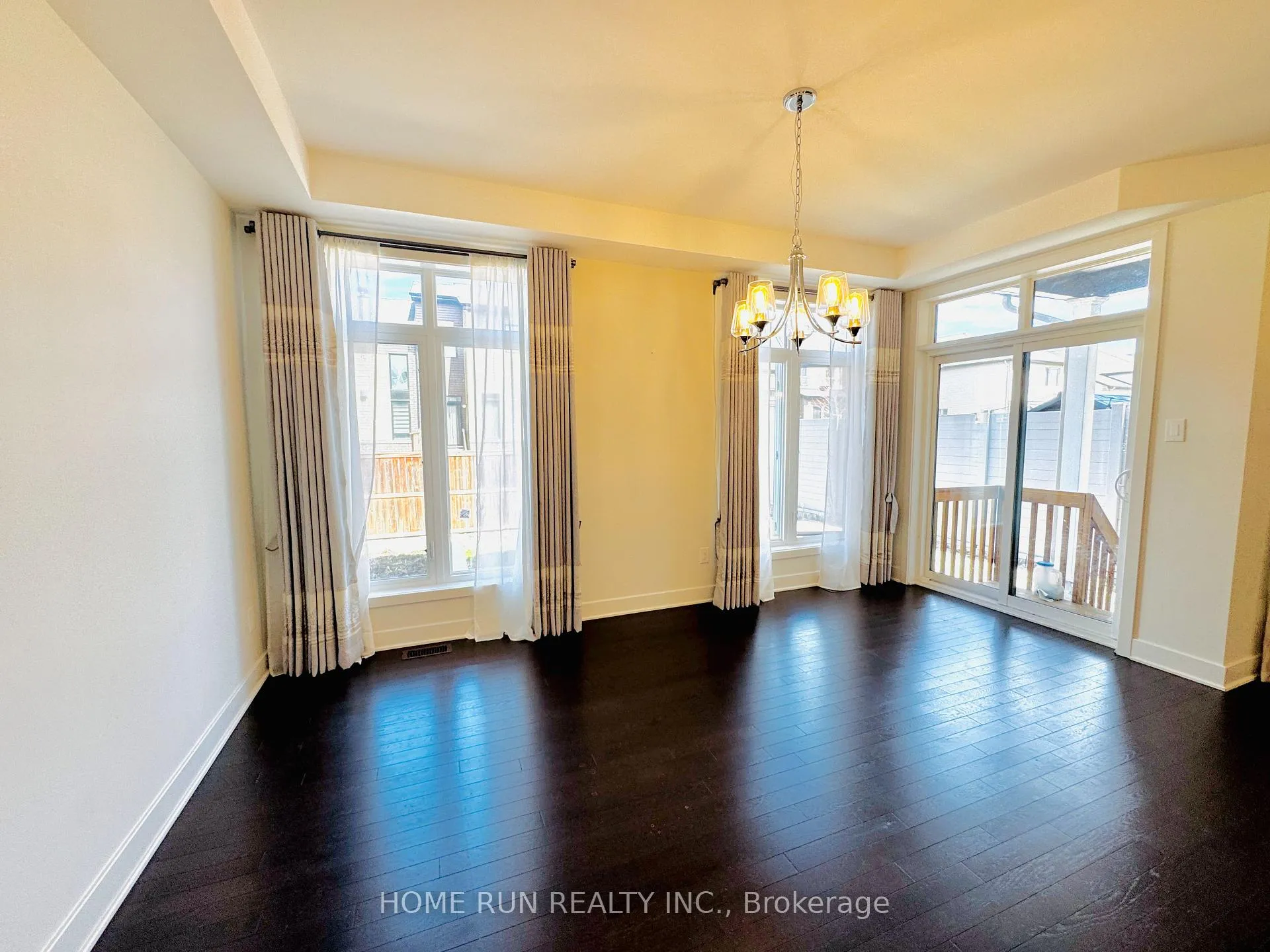 Photo 3 of 279 Mount Nebo Way, Ottawa, Riverside South/Gloucester Glen — HOMEH
