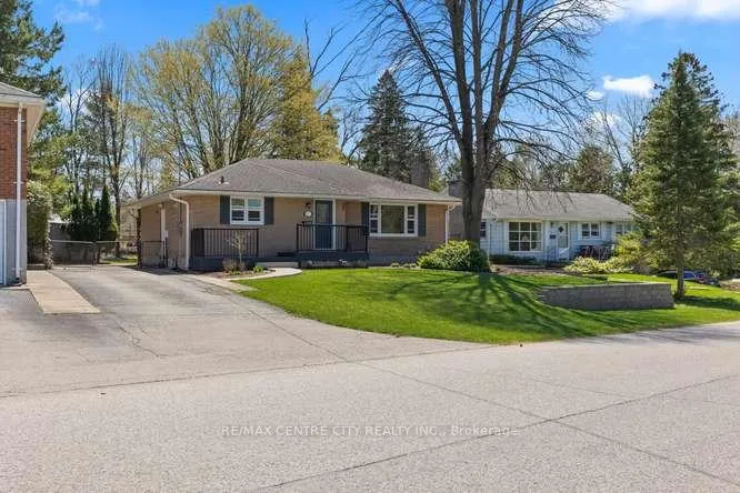 Photo 3 of 1302 Norman Avenue, London, South B — HOMEH