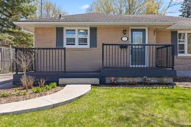 Photo 4 of 1302 Norman Avenue, London, South B — HOMEH