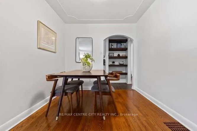 Photo 11 of 1302 Norman Avenue, London, South B — HOMEH