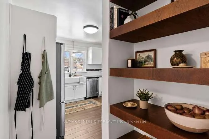 Photo 13 of 1302 Norman Avenue, London, South B — HOMEH