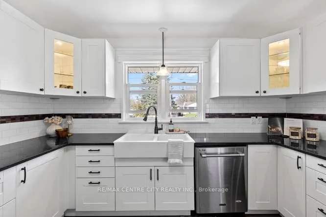Photo 14 of 1302 Norman Avenue, London, South B — HOMEH