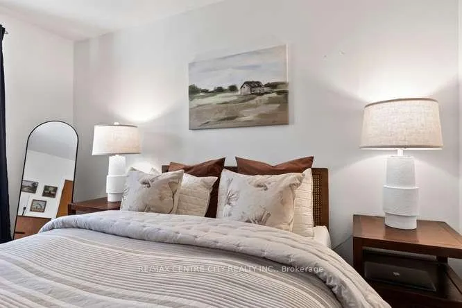 Photo 19 of 1302 Norman Avenue, London, South B — HOMEH