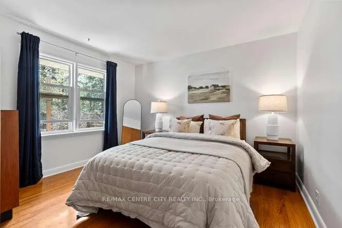 Photo 20 of 1302 Norman Avenue, London, South B — HOMEH