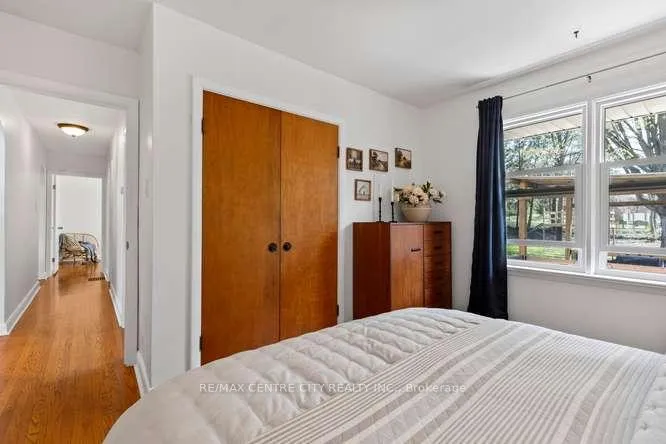 Photo 21 of 1302 Norman Avenue, London, South B — HOMEH