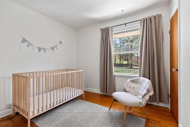 Photo 24 of 1302 Norman Avenue, London, South B — HOMEH