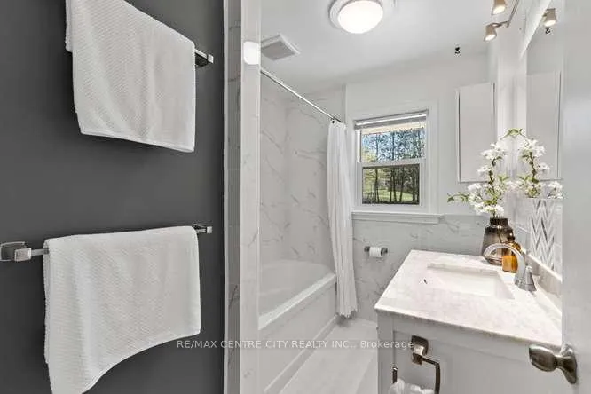 Photo 27 of 1302 Norman Avenue, London, South B — HOMEH
