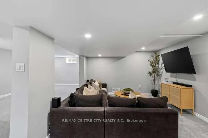 Photo 30 of 1302 Norman Avenue, London, South B — HOMEH