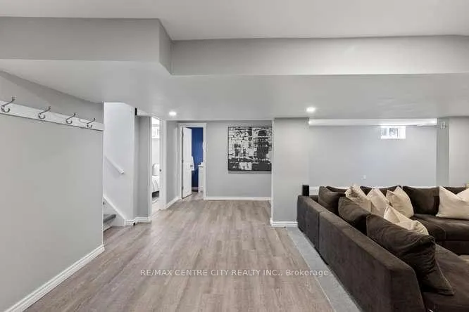 Photo 33 of 1302 Norman Avenue, London, South B — HOMEH