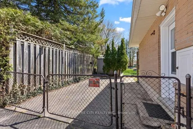 Photo 37 of 1302 Norman Avenue, London, South B — HOMEH