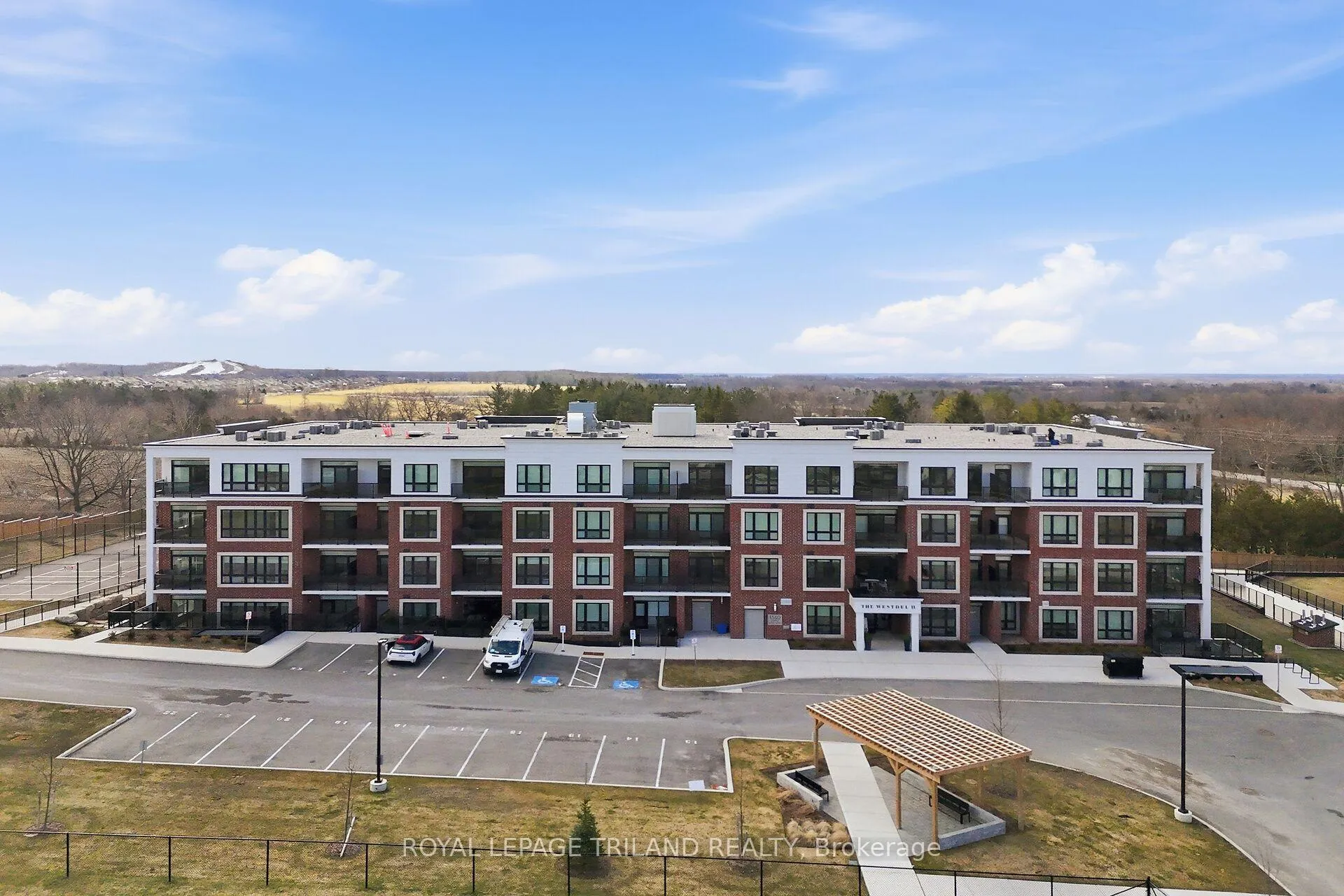 Photo 1 of Unit 310, 1560 Upper West Avenue, London, South B — HOMEH