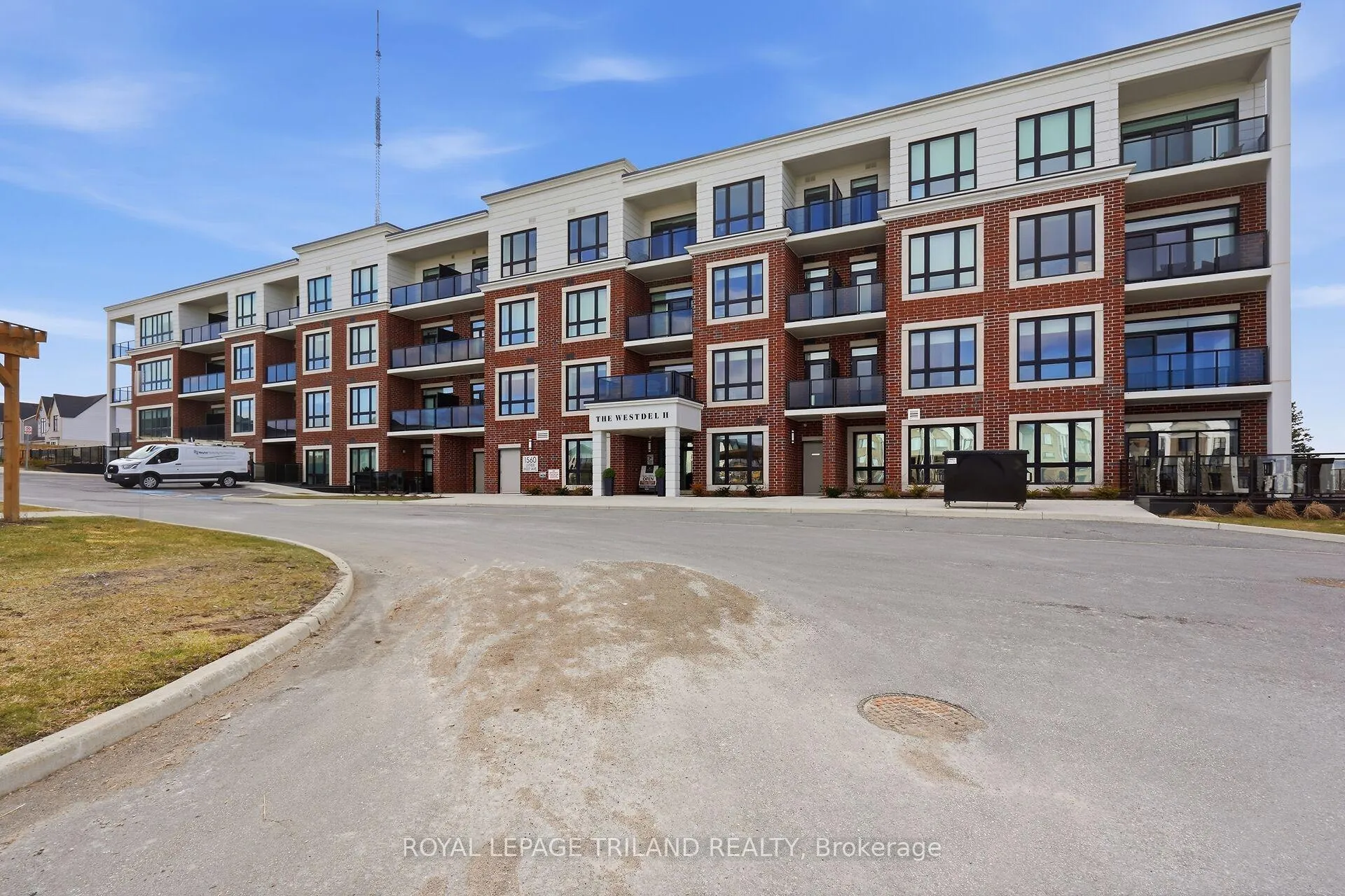 Photo 3 of Unit 310, 1560 Upper West Avenue, London, South B — HOMEH