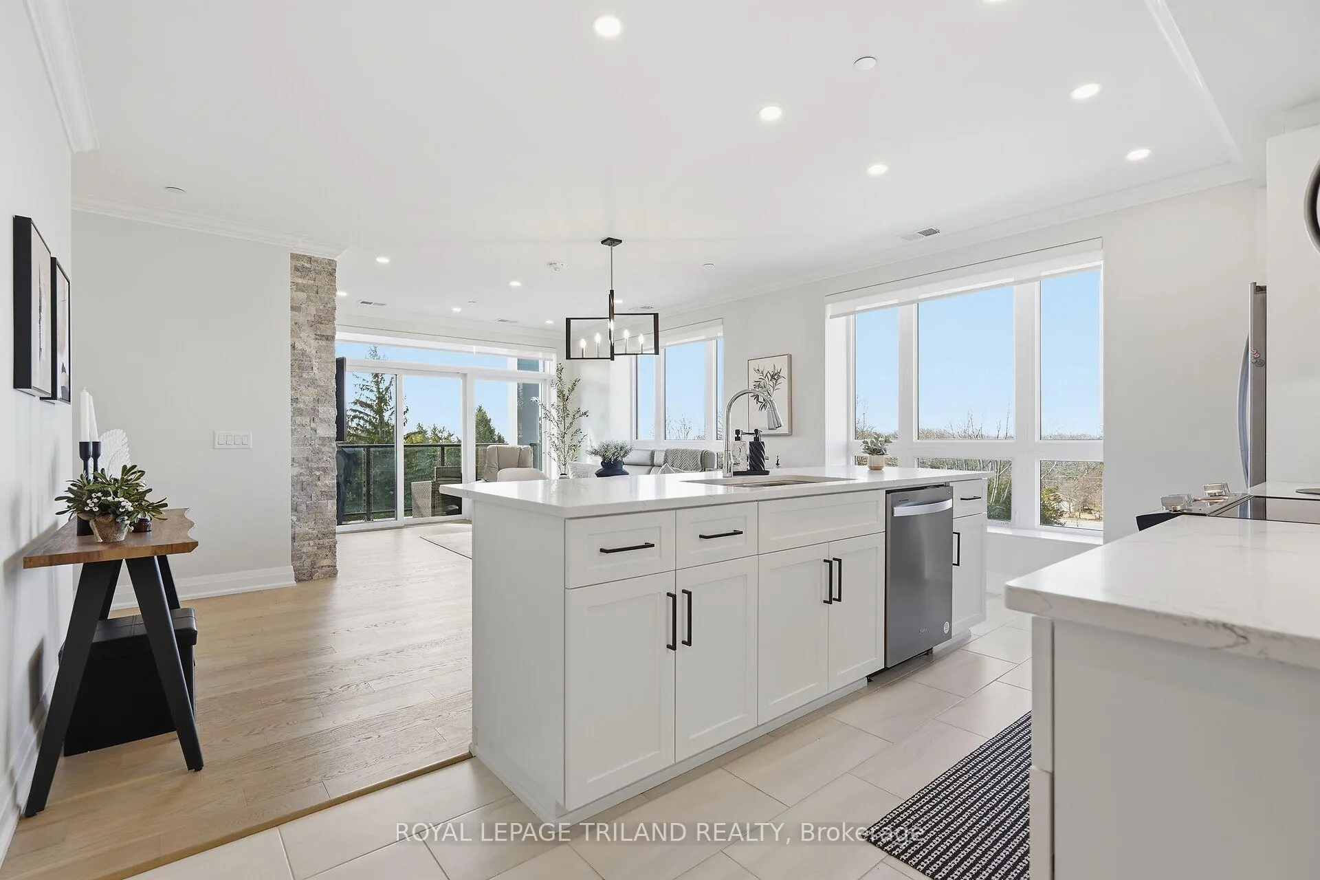 Photo 8 of Unit 310, 1560 Upper West Avenue, London, South B — HOMEH