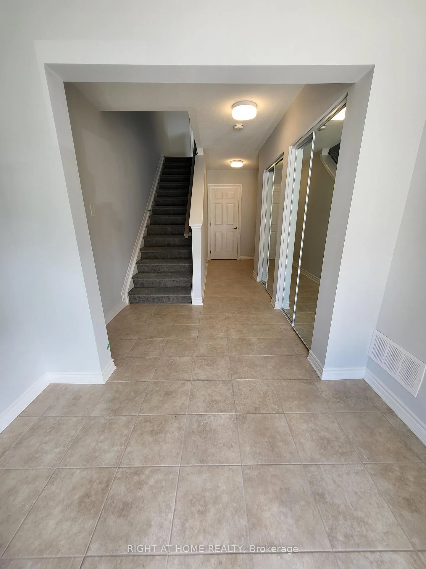 Photo 2 of 514 Rye Grass Way, Ottawa, Barrhaven - Half Moon Bay — HOMEH