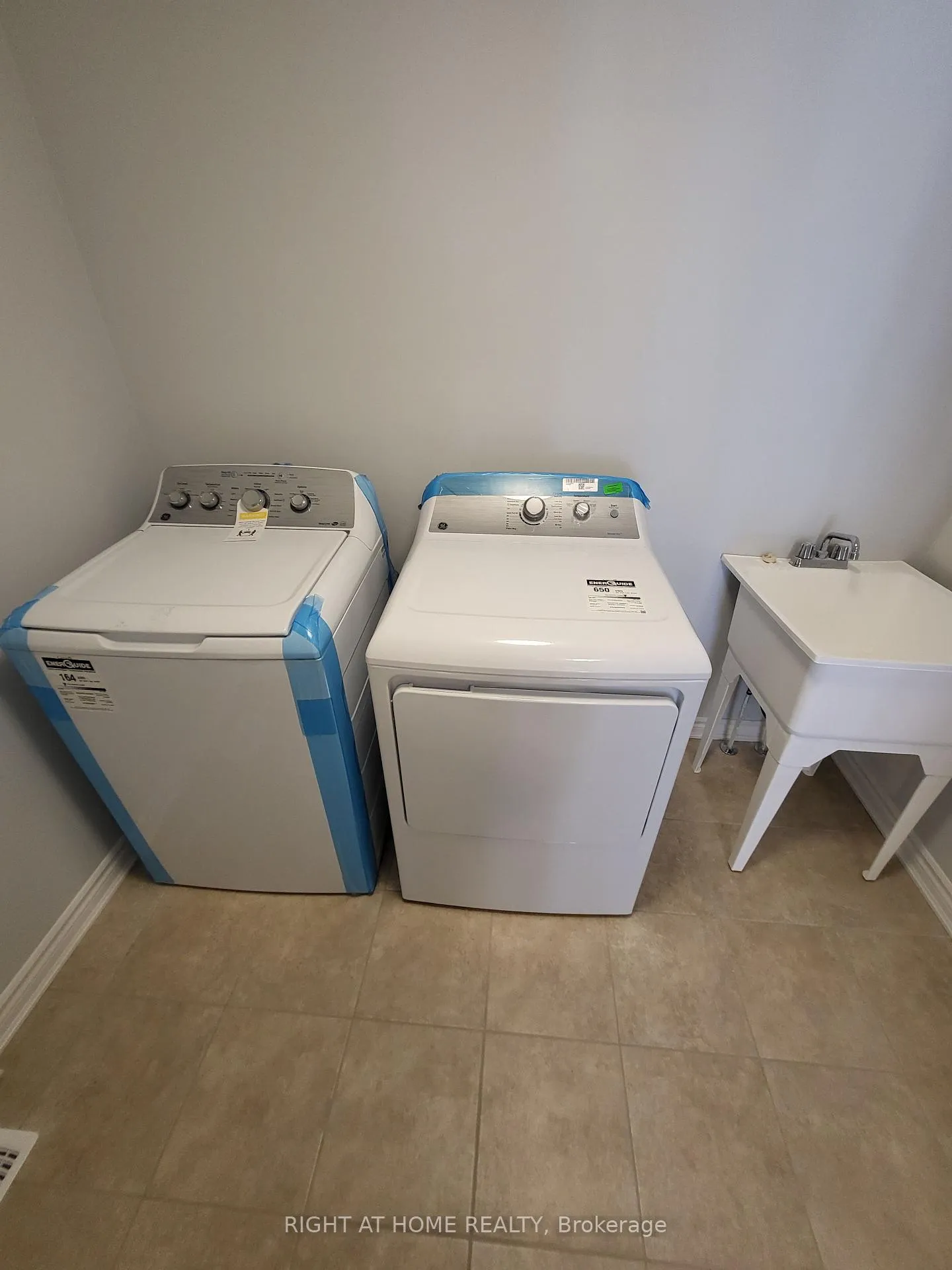 Photo 3 of 514 Rye Grass Way, Ottawa, Barrhaven - Half Moon Bay — HOMEH