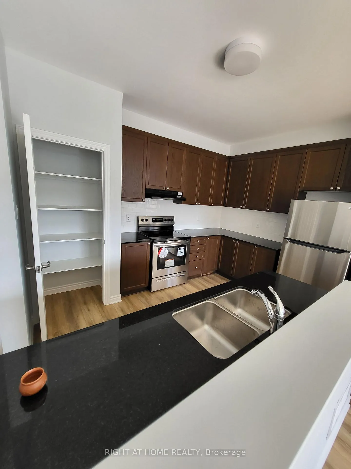 Photo 5 of 514 Rye Grass Way, Ottawa, Barrhaven - Half Moon Bay — HOMEH