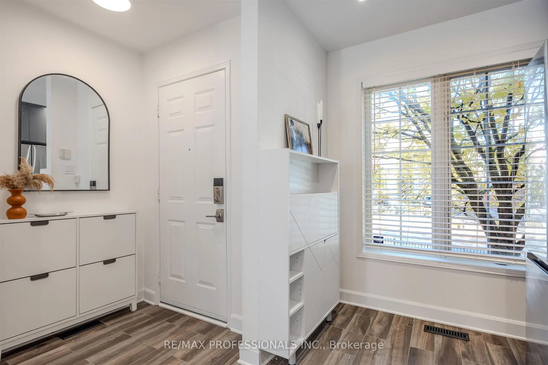 Photo 3 of 760 Rhodes Avenue, Toronto, Greenwood-Coxwell — HOMEH