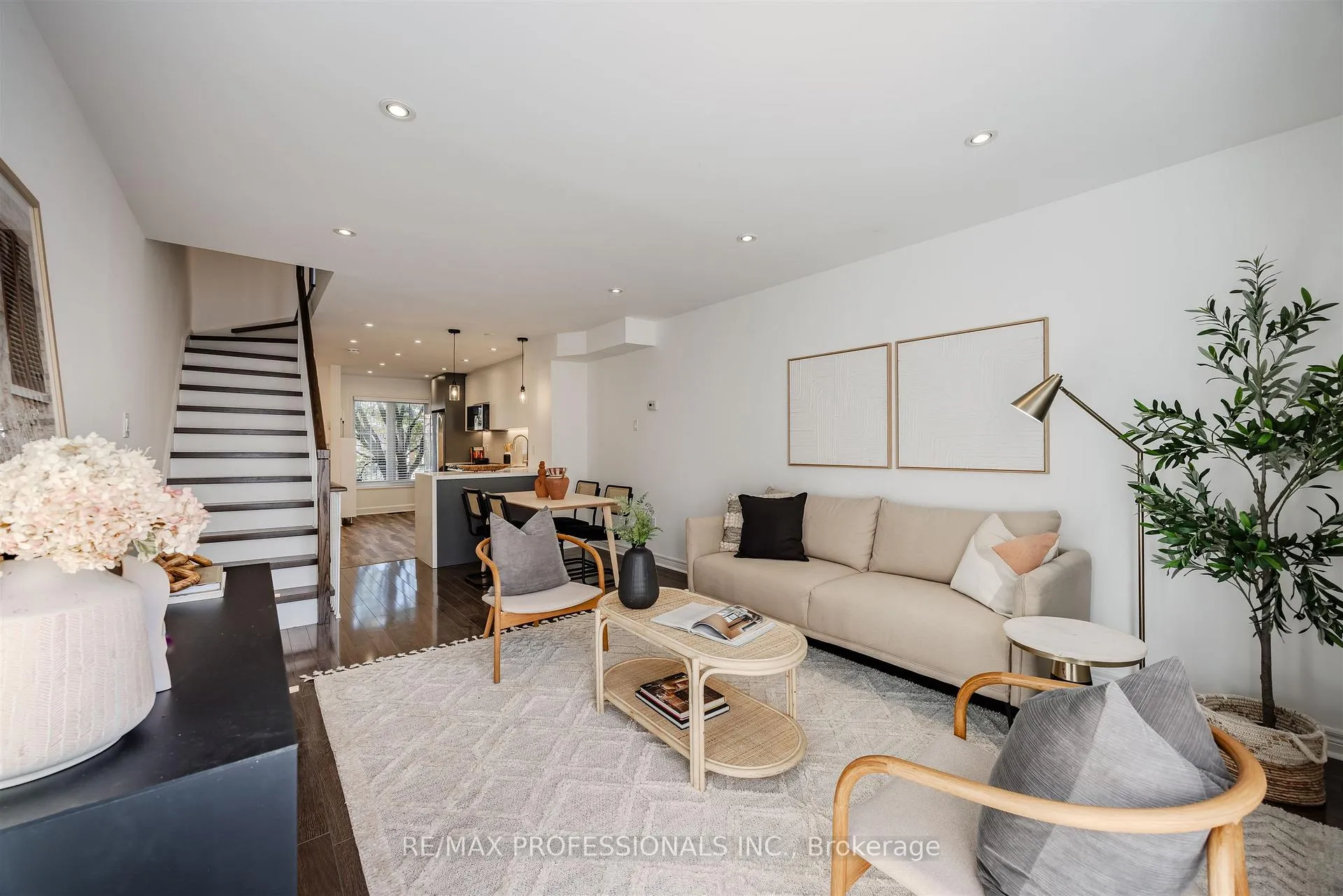 Photo 12 of 760 Rhodes Avenue, Toronto, Greenwood-Coxwell — HOMEH