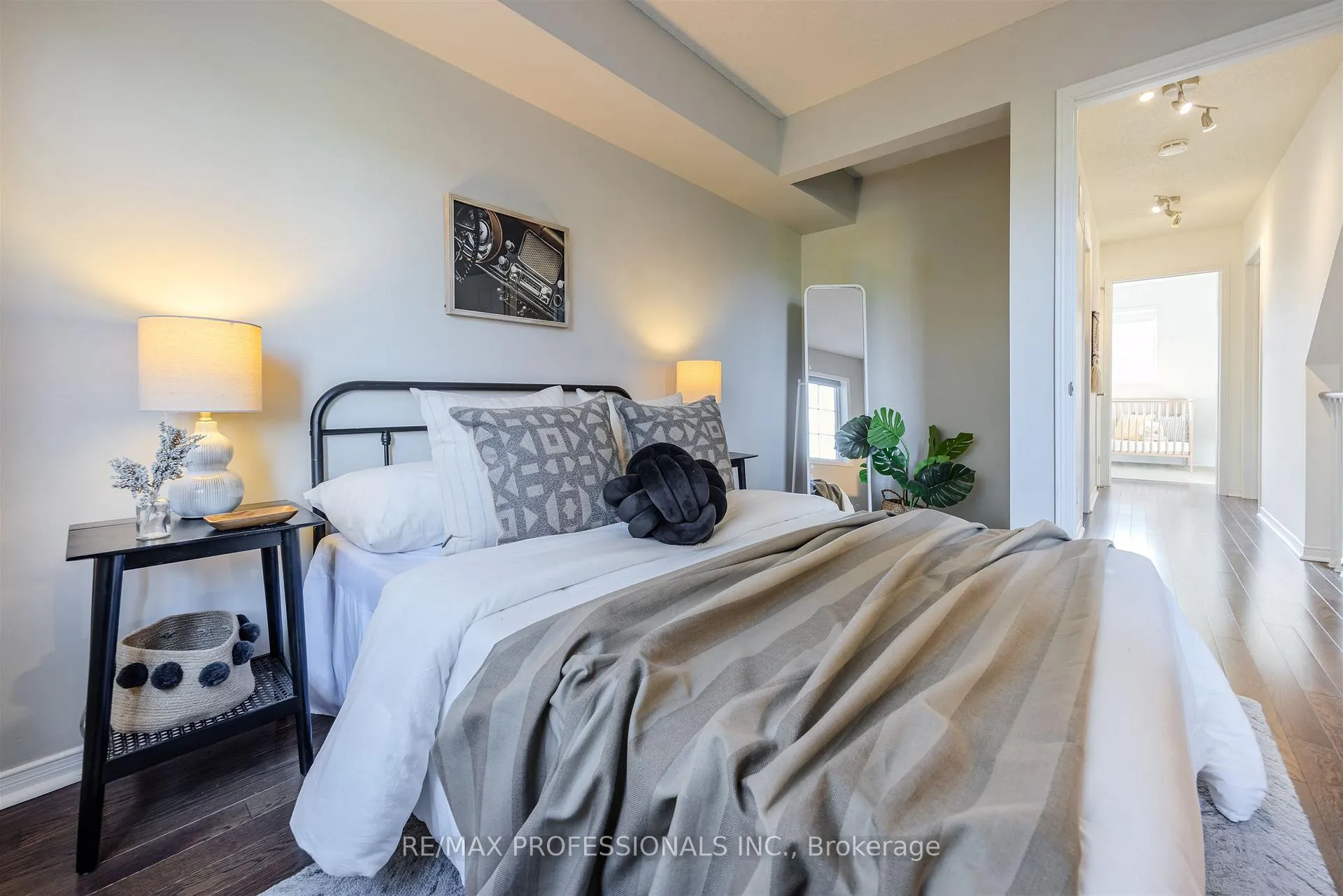 Photo 14 of 760 Rhodes Avenue, Toronto, Greenwood-Coxwell — HOMEH