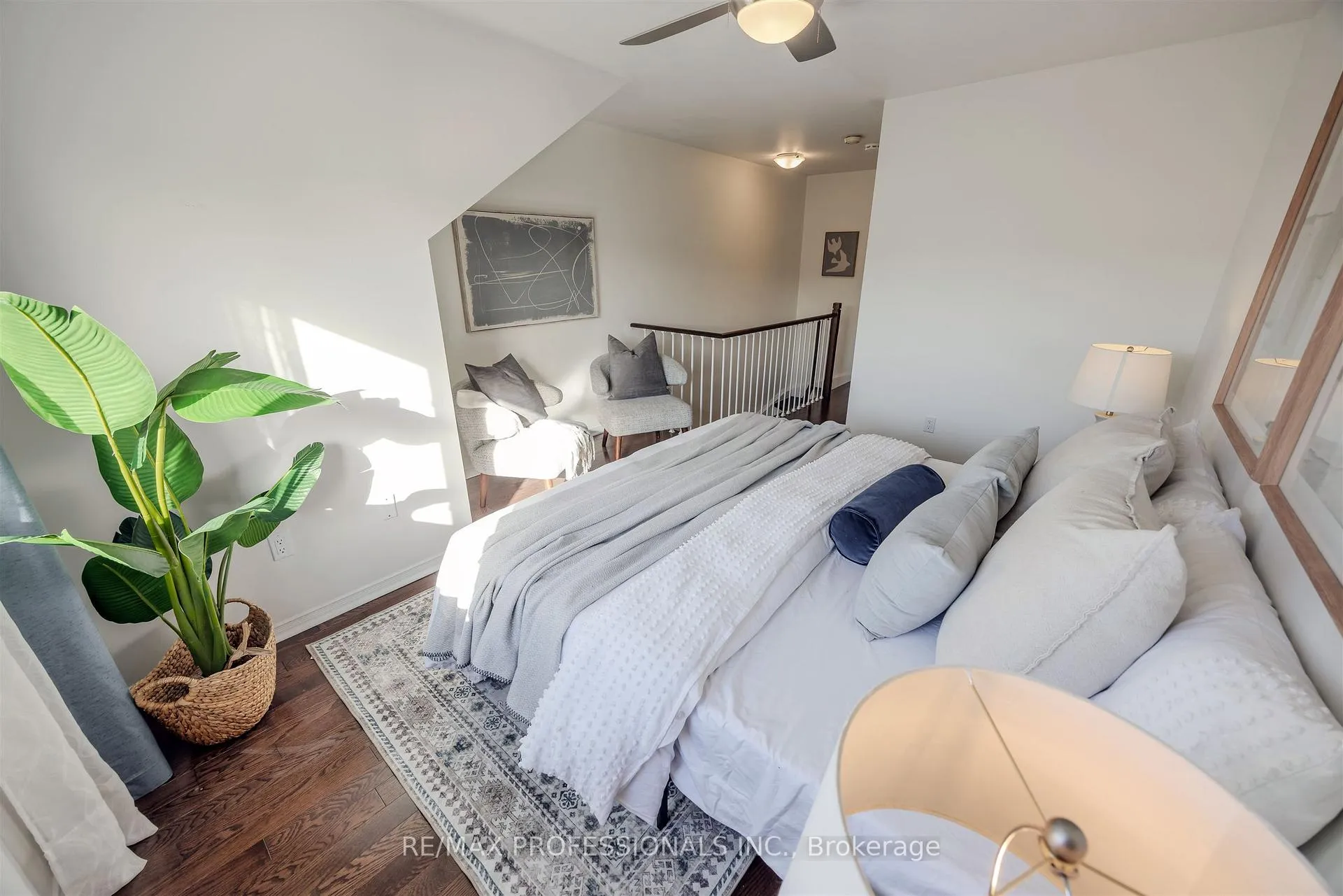Photo 23 of 760 Rhodes Avenue, Toronto, Greenwood-Coxwell — HOMEH