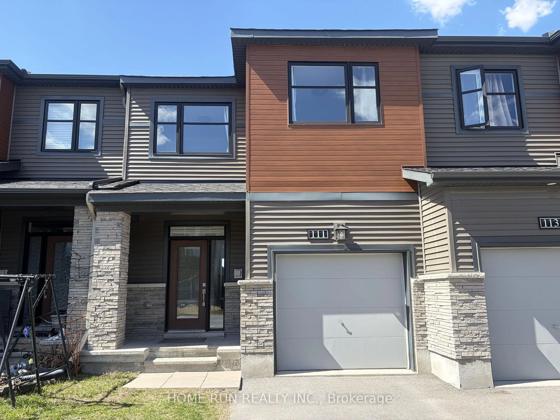 Photo 1 of 111 Teelin Circle, Ottawa, Barrhaven - Half Moon Bay — HOMEH