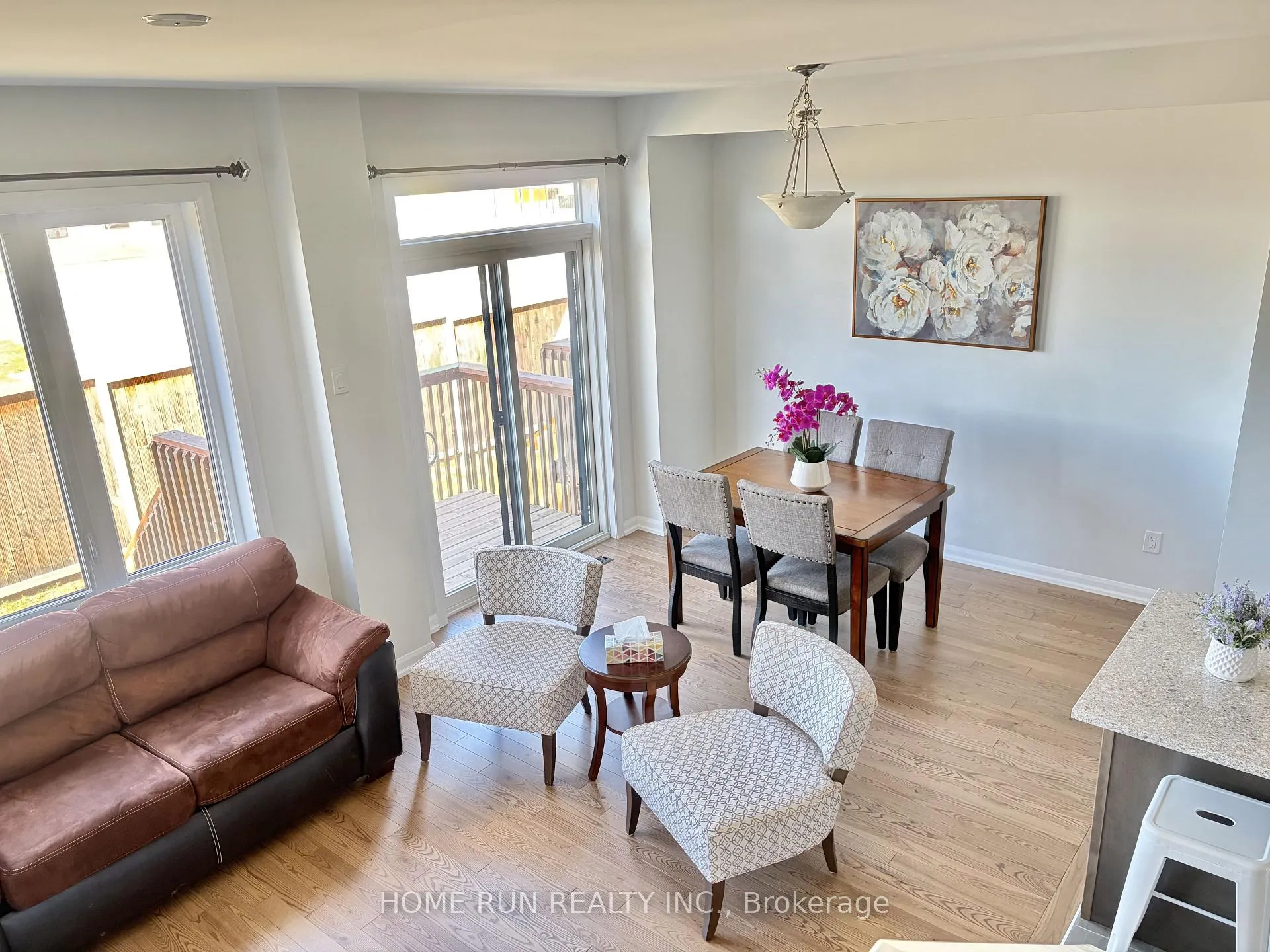 Photo 5 of 111 Teelin Circle, Ottawa, Barrhaven - Half Moon Bay — HOMEH