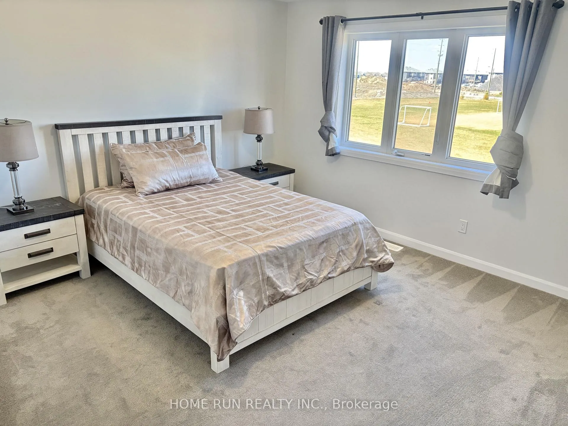 Photo 8 of 111 Teelin Circle, Ottawa, Barrhaven - Half Moon Bay — HOMEH