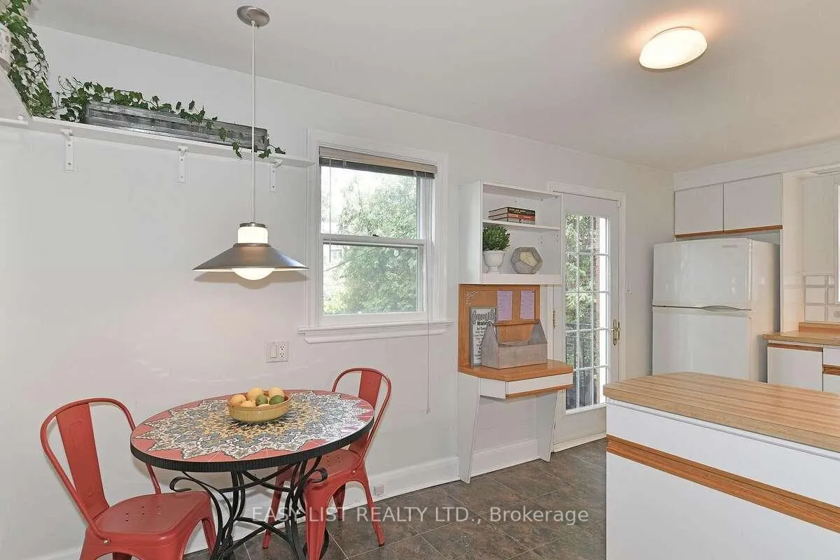 Photo 11 of 83 Eagle Road, Etobicoke, Stonegate-Queensway — HOMEH