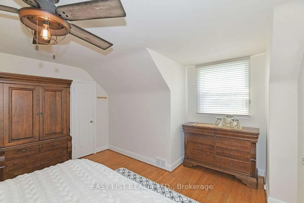 Photo 17 of 83 Eagle Road, Etobicoke, Stonegate-Queensway — HOMEH