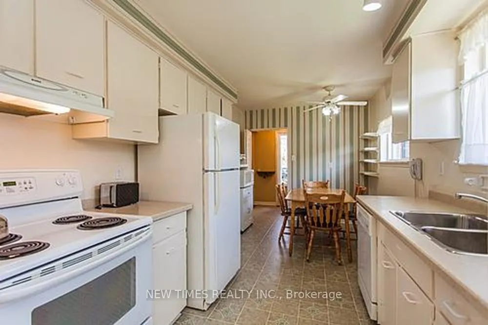 Photo 10 of 52 Lehar Crescent, North York, Hillcrest Village — HOMEH