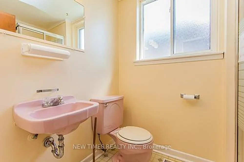 Photo 12 of 52 Lehar Crescent, North York, Hillcrest Village — HOMEH